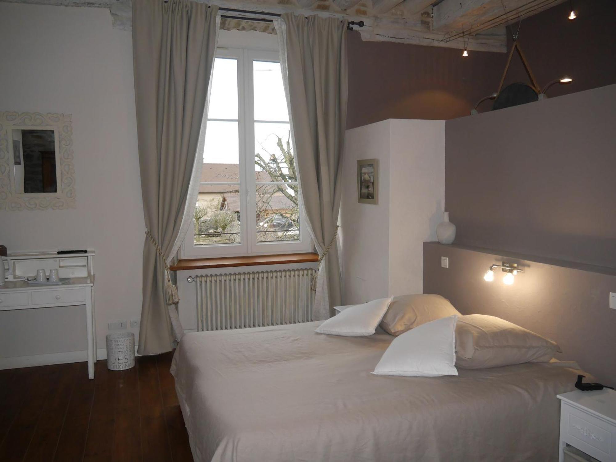 Maison D'Eusebia ชาโต-ชาลง ภายนอก รูปภาพ