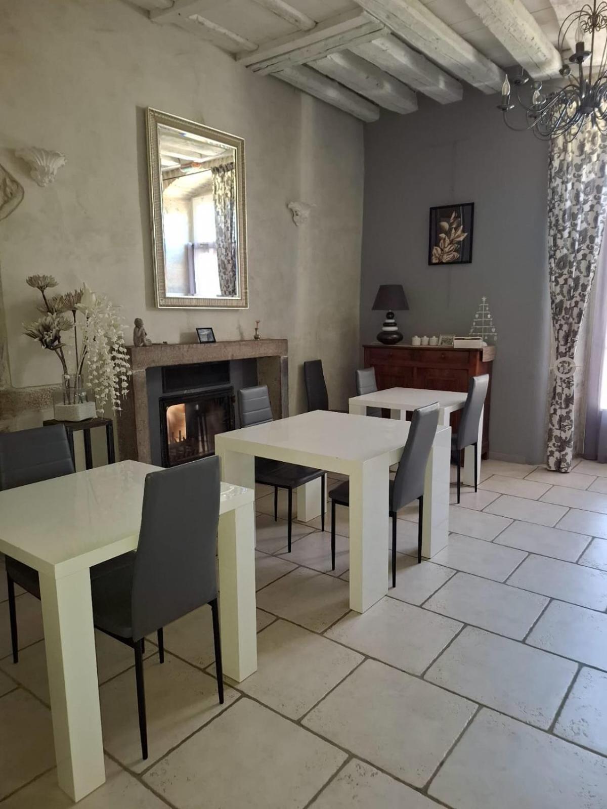 Maison D'Eusebia ชาโต-ชาลง ภายนอก รูปภาพ