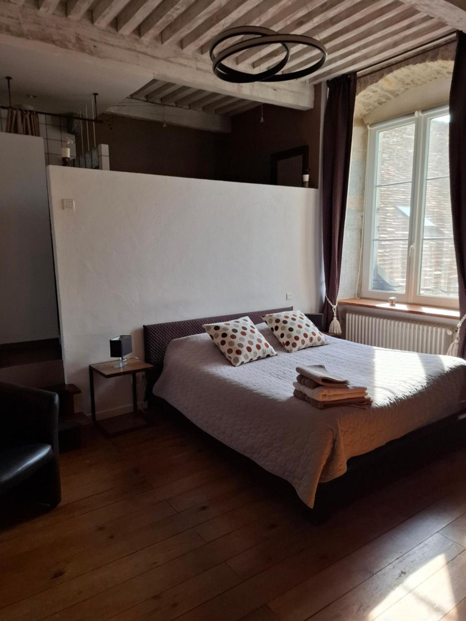 Maison D'Eusebia ชาโต-ชาลง ภายนอก รูปภาพ